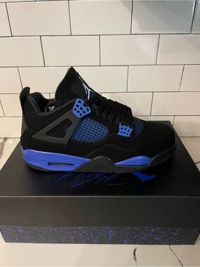 Men’s Retro 4 Blue Thunder Size 9.
